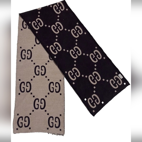 COPY - 🔥Authentic Gucci Scarf - Picture 6 of 8